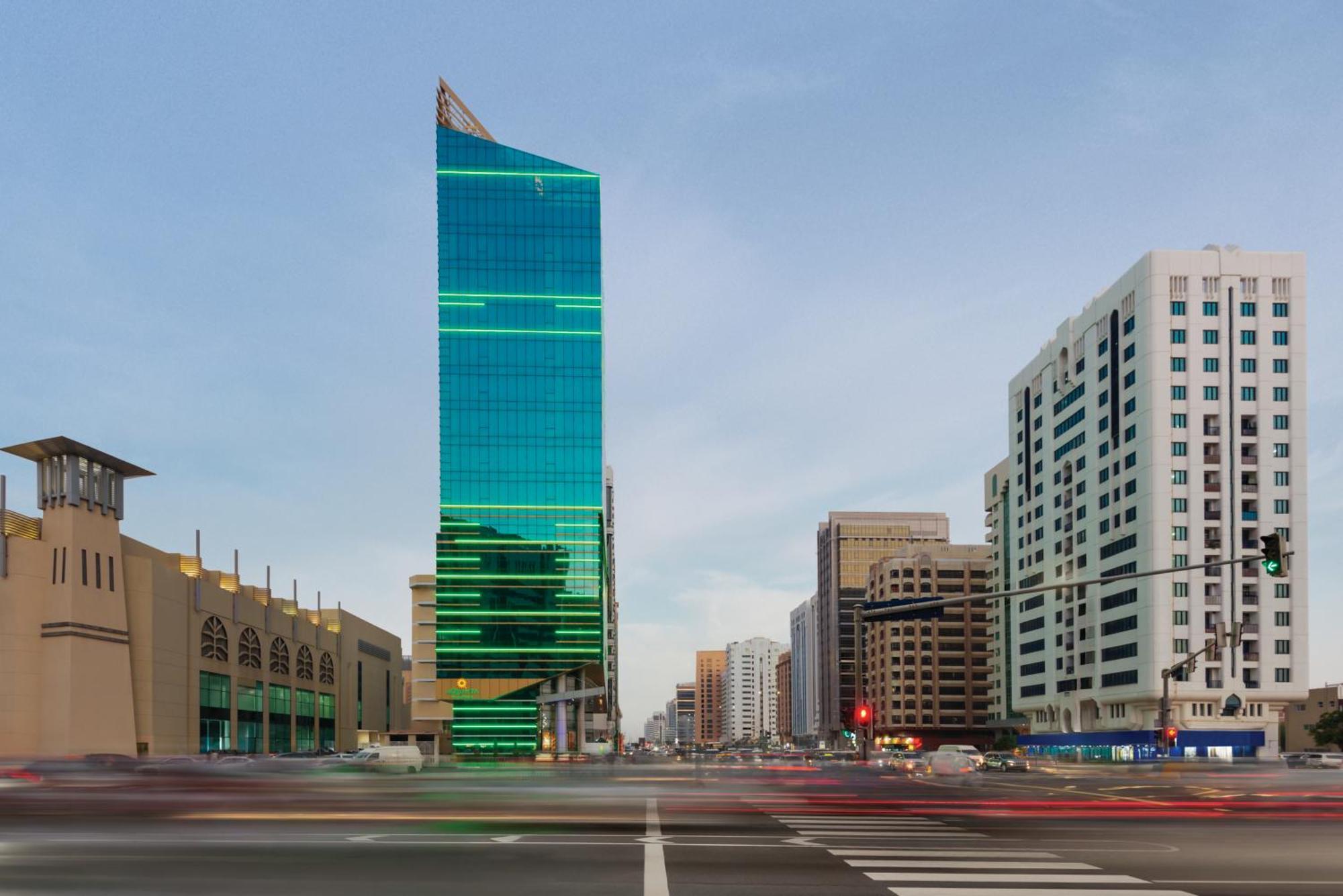 La Quinta By Wyndham Al Wahda 4*