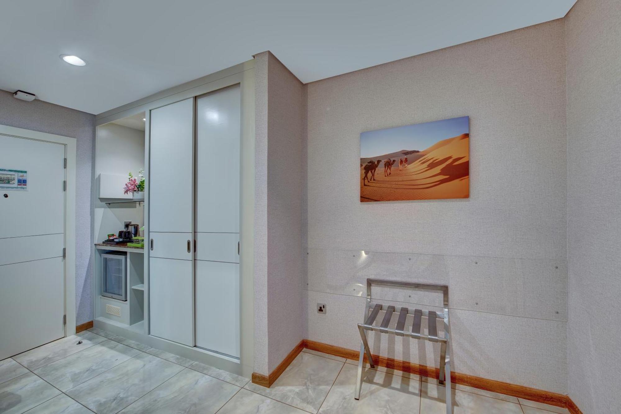 La Quinta By Wyndham Al Wahda 4* Абу-Дабі